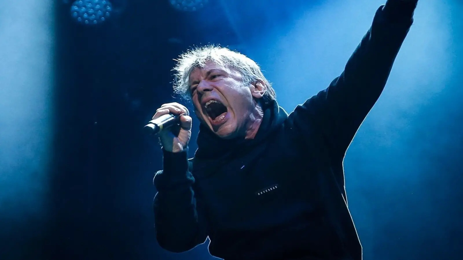 Hear IRON MAIDEN's BRUCE DICKINSON death-growl on first solo song in 18  years