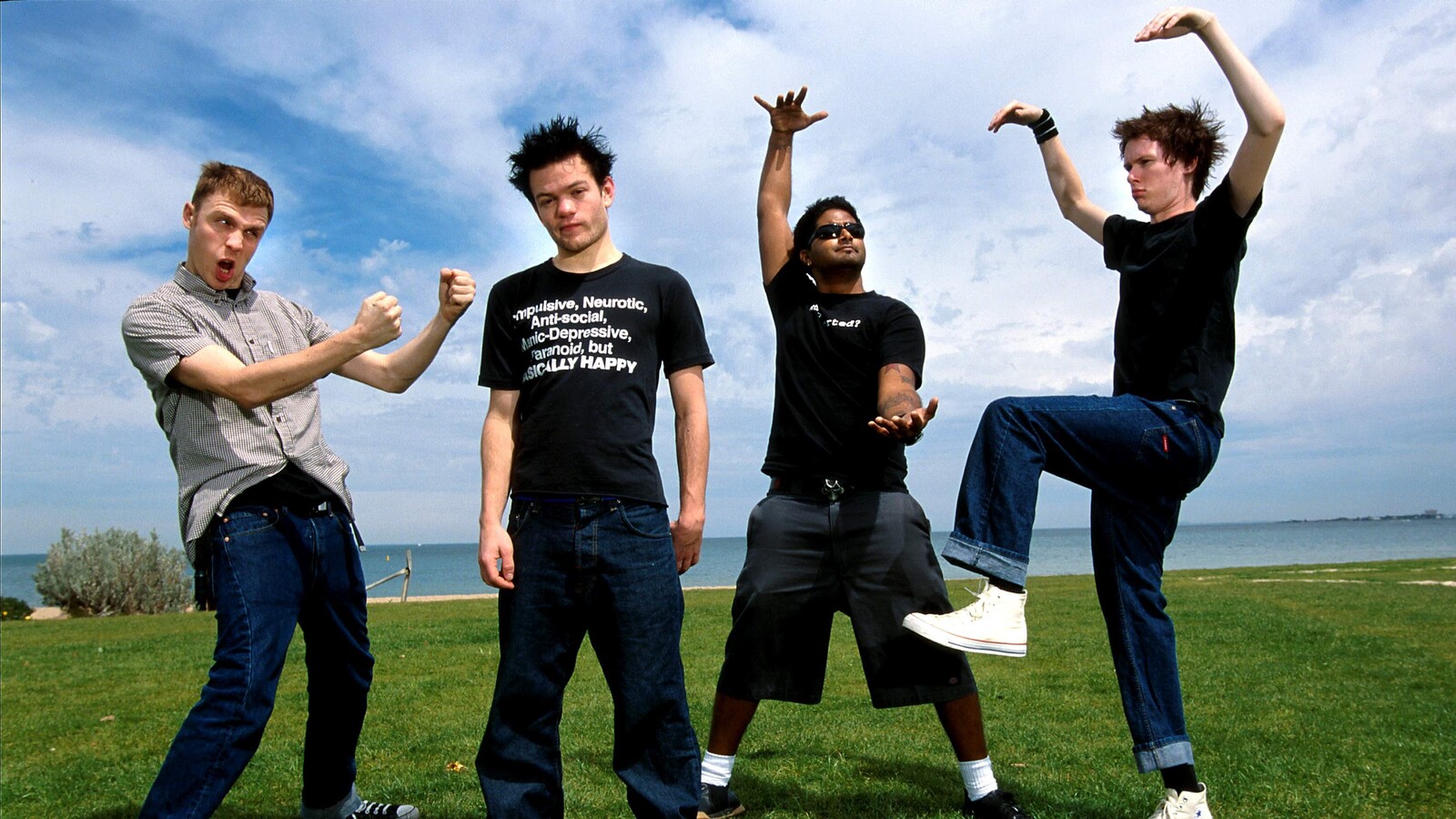 Sum 41 to split after final album and world tour - BBC News