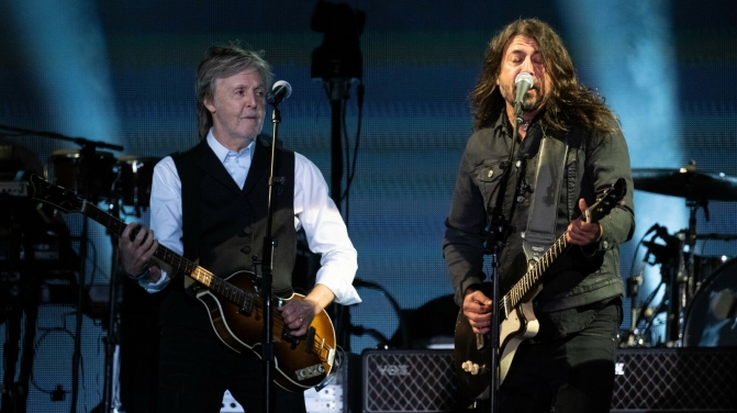 Dave Grohl Paul McCartney Live 2022 Getty 1600x900, Harry Durrant/Getty Images