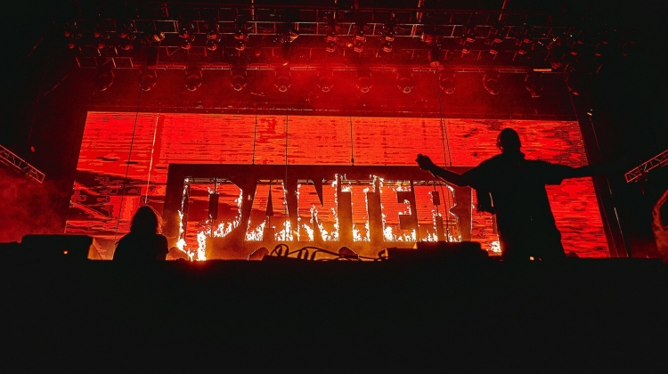Pantera live 2022 1600x900, The Tinfoil Biter