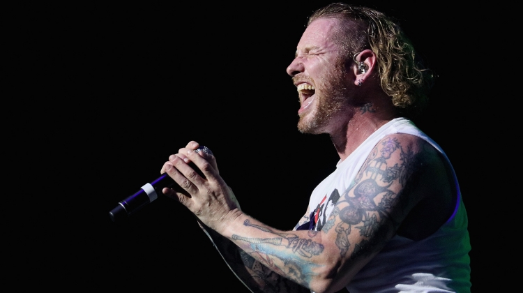 https://www.revolvermag.com/sites/default/files/styles/image_750_x_420/public/media/images/article/corey-taylor-getty-dave-simpsonwireimage.jpg?itok=KVU5CQoe&timestamp=1541622506