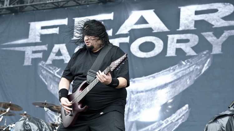 dino cazares fear factory GETTY live, Steve Thorne/Redferns via Getty Images