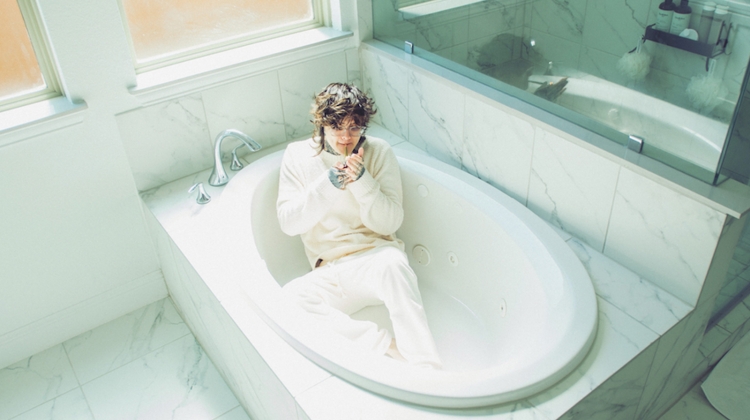 Polyphyia Tim Henson bathtub 1600x900