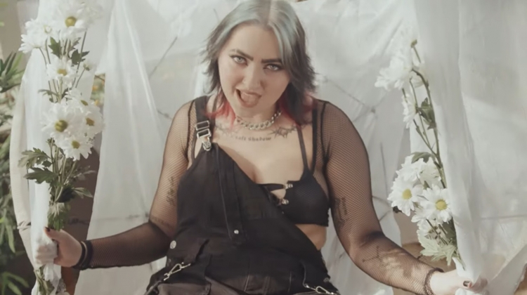 See SORRY X's video for nu-metal cover of ASHNIKKO's "Daisy"